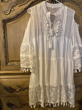 SOFT OVER-SIZED WHITE BOHO-COLD SHOULDER -GYPSY TASSELLS DRESS - SMALL  - NWOT